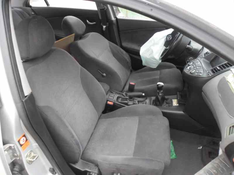 nissan primera berlina (p12) del año 2002