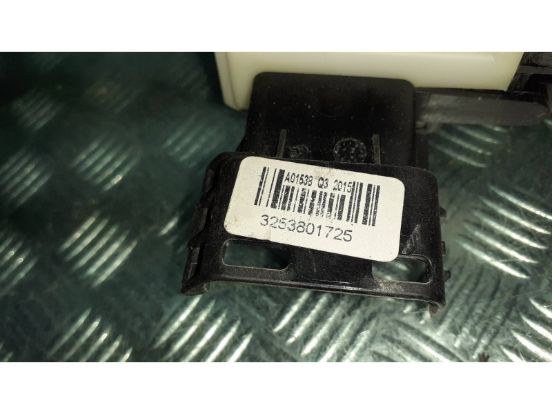 Recambio de cerradura puerta trasera izquierda para citroen berlingo cuadro referencia OEM IAM 1226N2346J3 3253801725 