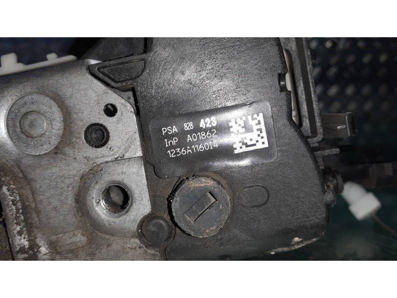 Recambio de cerradura puerta trasera derecha para citroen berlingo cuadro referencia OEM IAM 1236A1160I4 A01862 828423