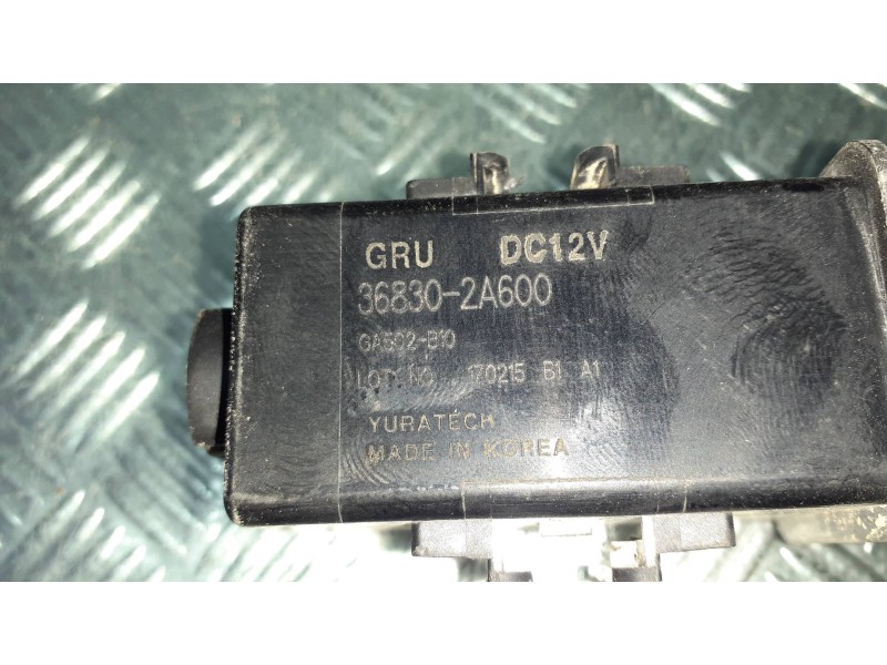 Recambio de caja precalentamiento para hyundai ix20 referencia OEM IAM 368332A000 6 PINES YUATECH