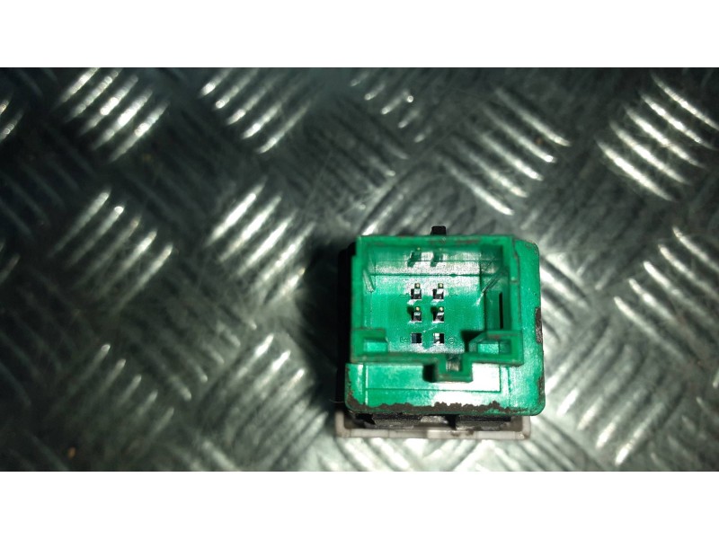 Recambio de interruptor para citroen berlingo cuadro referencia OEM IAM 96582880XT  4 PINES