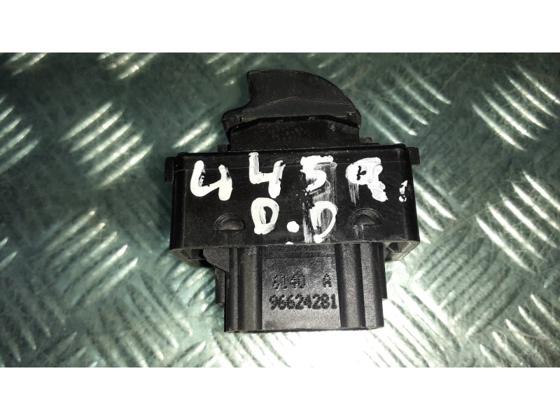 Recambio de mando elevalunas delantero derecho para citroen berlingo cuadro referencia OEM IAM 96624281  6 PINES