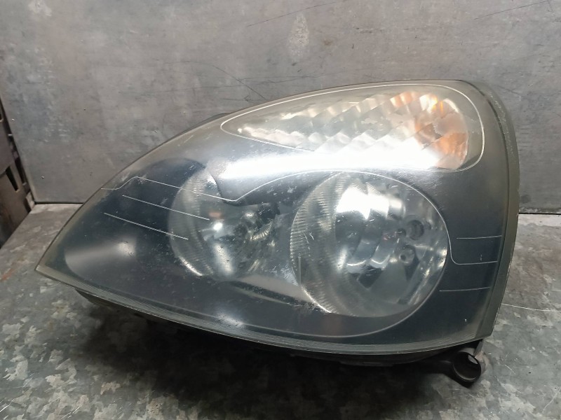 Recambio de faro izquierdo para renault clio ii fase ii (b/cb0) referencia OEM IAM 15601700L  HELLA