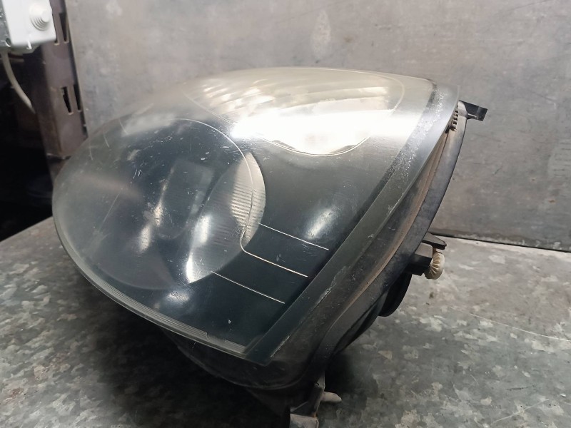 Recambio de faro izquierdo para renault clio ii fase ii (b/cb0) referencia OEM IAM 15601700L  HELLA