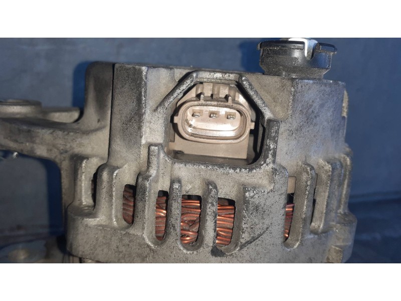 Recambio de alternador para nissan qashqai (j10) referencia OEM IAM 23100JD200 A2TJ0261ZE 120A