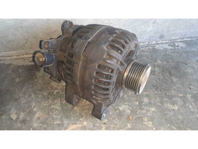 Recambio de alternador para peugeot partner (s2) referencia OEM IAM 0124525035 9646321880 150A