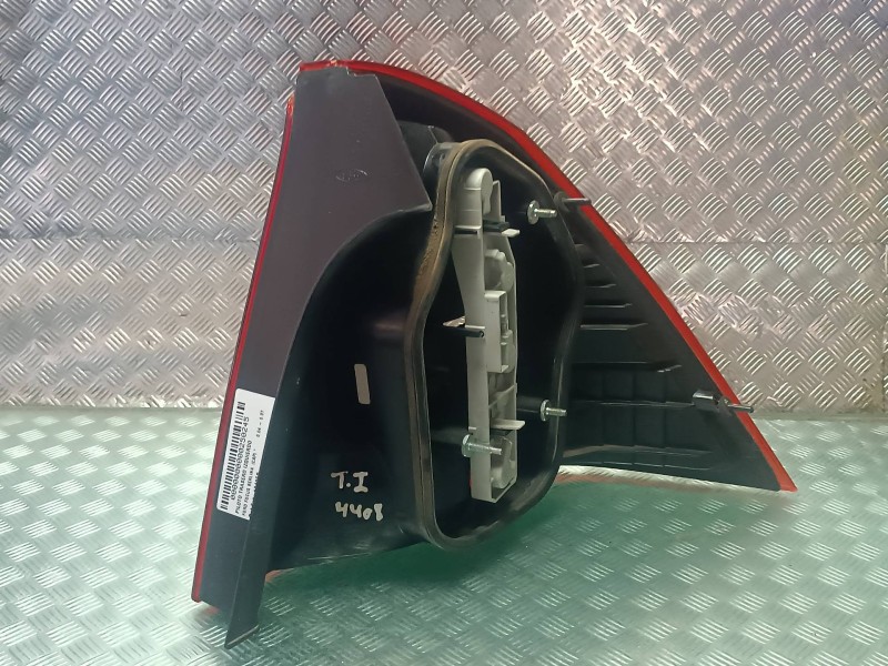 Recambio de piloto trasero izquierdo para ford focus berlina (cap) referencia OEM IAM 13405B  6 PINES