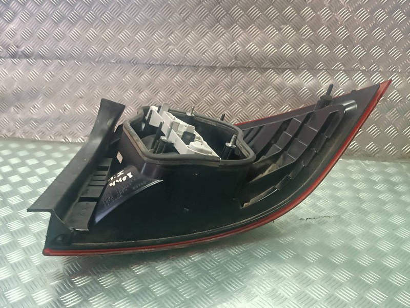 Recambio de piloto trasero izquierdo para ford focus berlina (cap) referencia OEM IAM 13405B  6 PINES