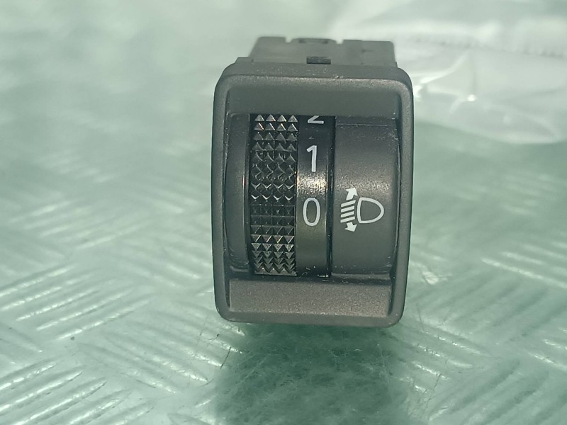 Recambio de mando regulacion faros para nissan pulsar (c13) referencia OEM IAM 50215N  4 PINES