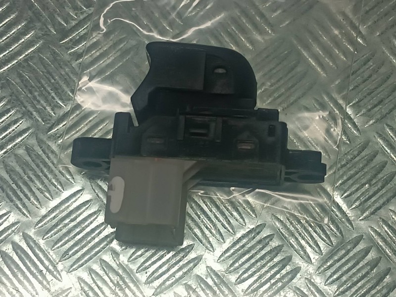 Recambio de mando elevalunas trasero izquierdo para nissan pulsar (c13) referencia OEM IAM 1562650  5 PINES