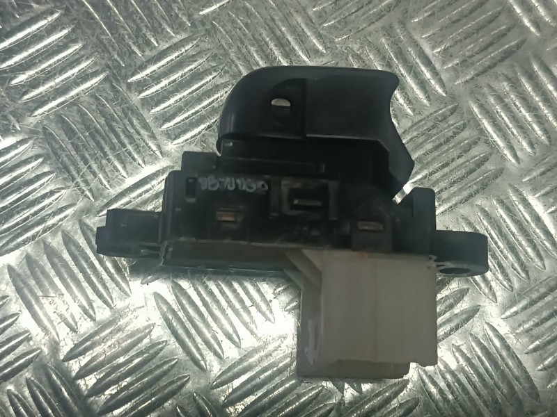 Recambio de mando elevalunas trasero derecho para nissan pulsar (c13) referencia OEM IAM 1571750  5 PINES