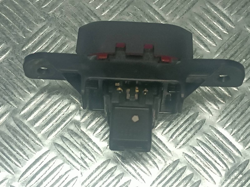 Recambio de warning para nissan pulsar (c13) referencia OEM IAM 682UU3ZL0A 4 PINES 63207