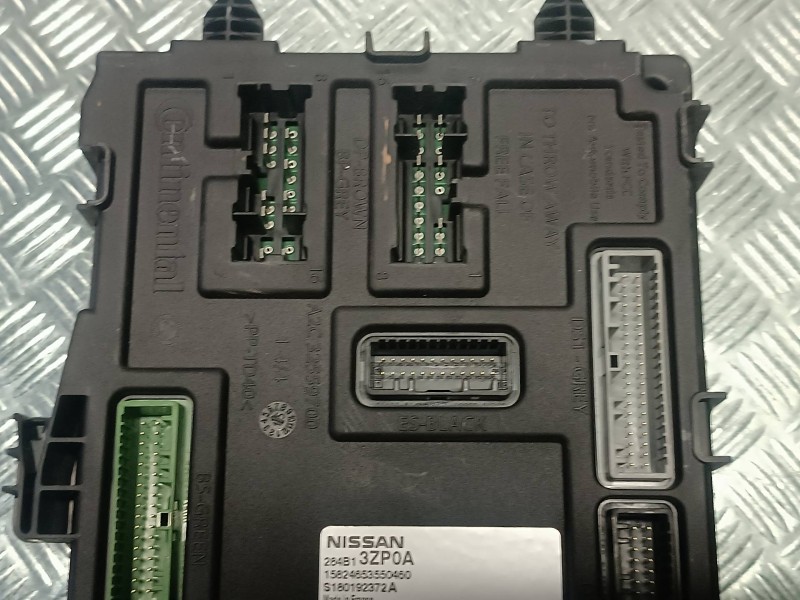 Recambio de caja reles / fusibles para nissan pulsar (c13) referencia OEM IAM 284B13ZP0A  