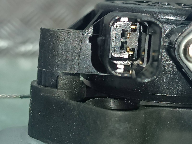 Recambio de elevalunas trasero derecho para nissan pulsar (c13) referencia OEM IAM 827003ZL0A CONCTOR 2 PINES ELECTRICO