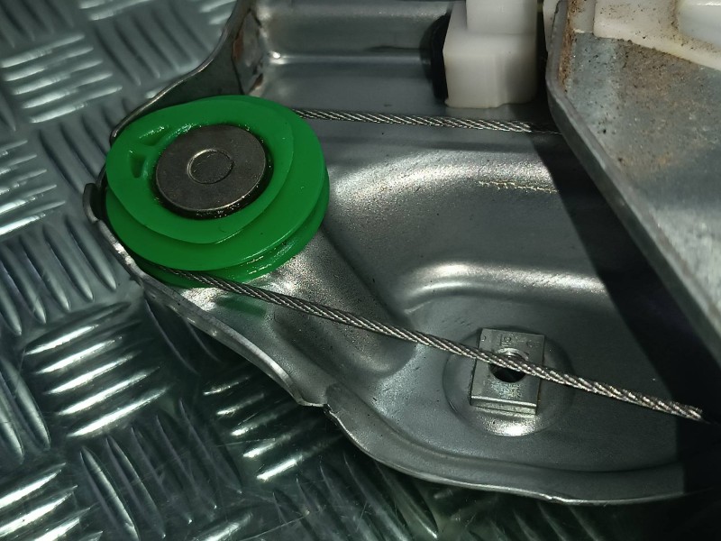 Recambio de elevalunas trasero derecho para nissan pulsar (c13) referencia OEM IAM 827003ZL0A CONCTOR 2 PINES ELECTRICO