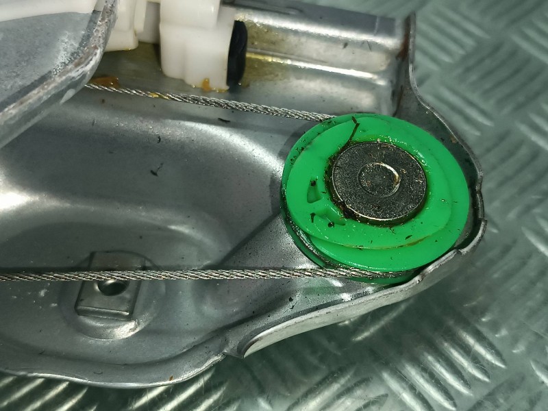 Recambio de elevalunas trasero izquierdo para nissan pulsar (c13) referencia OEM IAM 827013ZL0A CONECTOR 2 PINES ELECTRICO