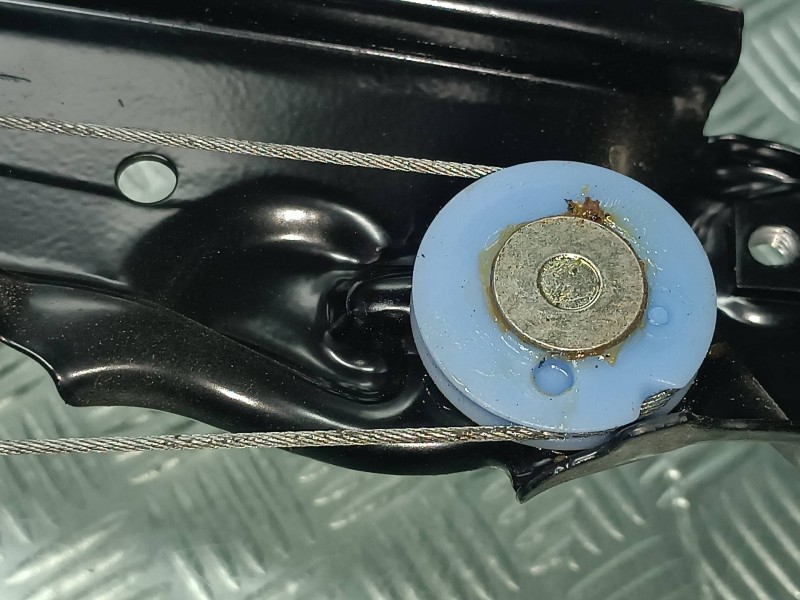 Recambio de elevalunas delantero derecho para nissan pulsar (c13) referencia OEM IAM 807003ZL0B CONECTOR 2 PINES ELECTRICO