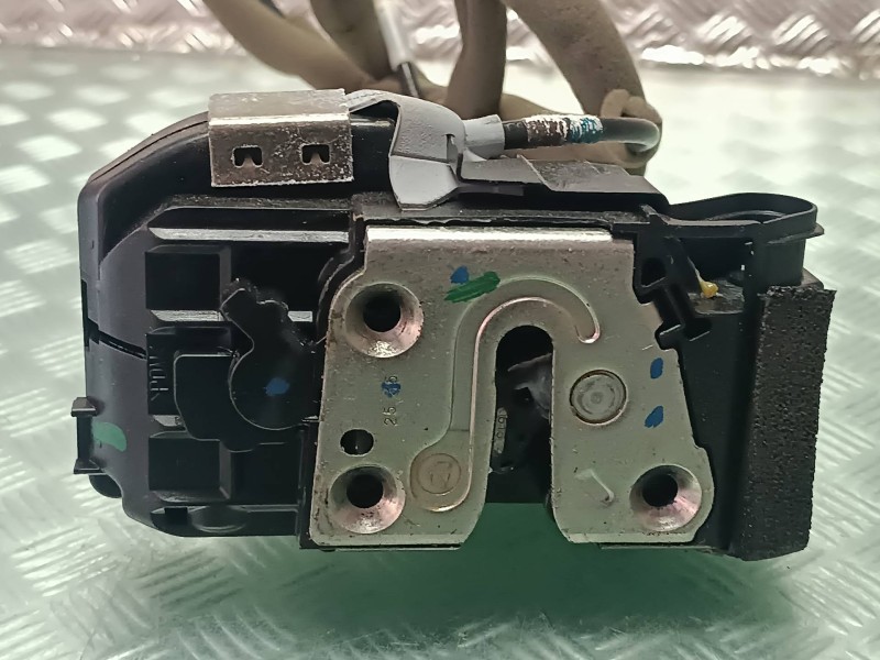 Recambio de cerradura puerta trasera izquierda para nissan pulsar (c13) referencia OEM IAM  CONECTOR 3 PINES ELECTRICA