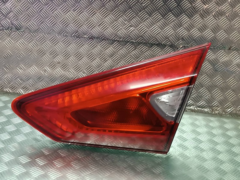 Recambio de piloto trasero derecho interior para nissan pulsar (c13) referencia OEM IAM 18066  