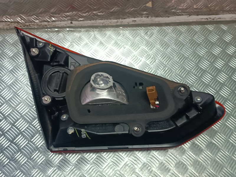 Recambio de piloto trasero derecho interior para nissan pulsar (c13) referencia OEM IAM 18066  