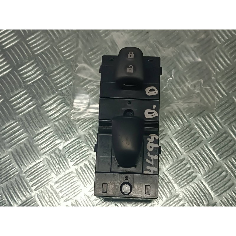 Recambio de mando elevalunas delantero derecho para nissan pulsar (c13) referencia OEM IAM  CONECTOR 8 PINES CIERRE PUERTAS
