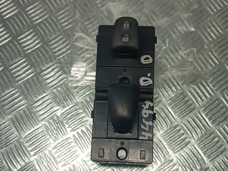 Recambio de mando elevalunas delantero derecho para nissan pulsar (c13) referencia OEM IAM  CONECTOR 8 PINES CIERRE PUERTAS