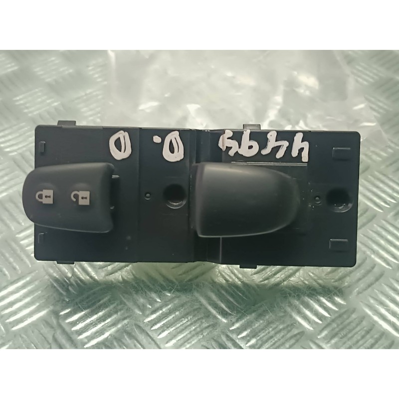 Recambio de mando elevalunas delantero derecho para nissan pulsar (c13) referencia OEM IAM  CONECTOR 8 PINES CIERRE PUERTAS
