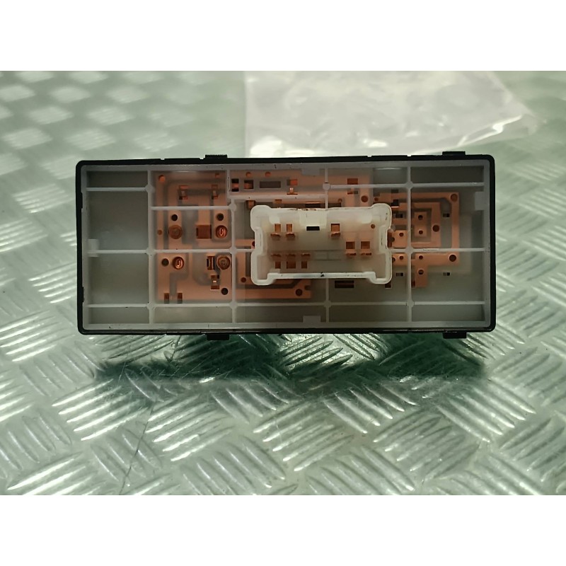 Recambio de mando elevalunas delantero derecho para nissan pulsar (c13) referencia OEM IAM  CONECTOR 8 PINES CIERRE PUERTAS
