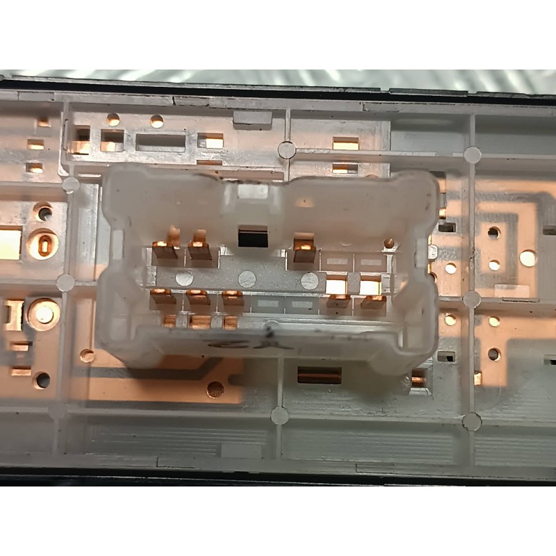 Recambio de mando elevalunas delantero derecho para nissan pulsar (c13) referencia OEM IAM  CONECTOR 8 PINES CIERRE PUERTAS