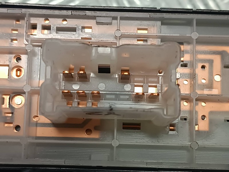 Recambio de mando elevalunas delantero derecho para nissan pulsar (c13) referencia OEM IAM  CONECTOR 8 PINES CIERRE PUERTAS