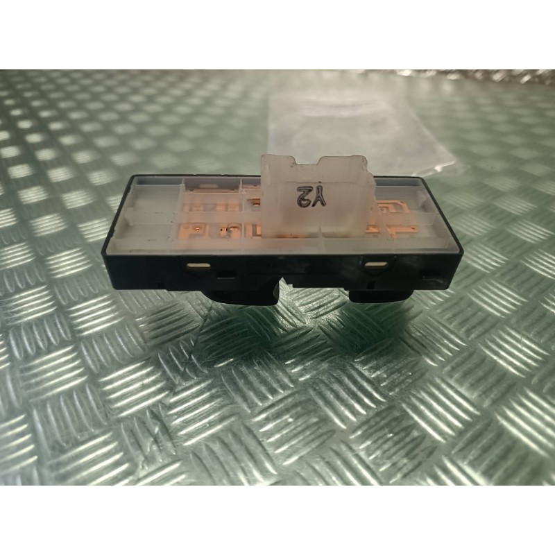 Recambio de mando elevalunas delantero derecho para nissan pulsar (c13) referencia OEM IAM  CONECTOR 8 PINES CIERRE PUERTAS