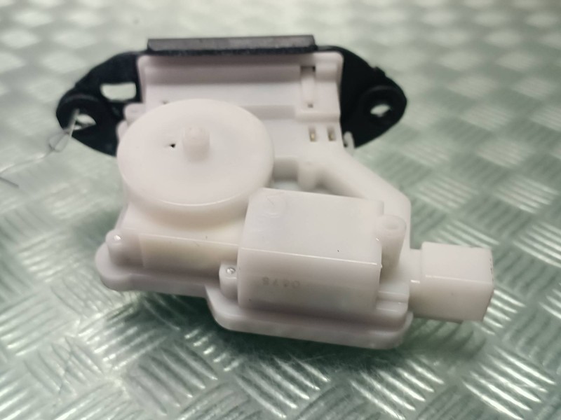 Recambio de cerradura maletero / porton para nissan pulsar (c13) referencia OEM IAM 905024EA1B  CONECTOR 4 PINES