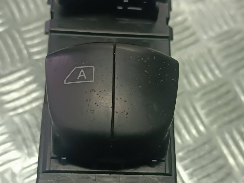 Recambio de mando elevalunas delantero izquierdo para nissan pulsar (c13) referencia OEM IAM   