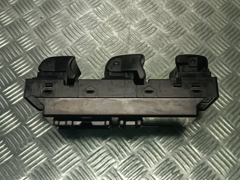 Recambio de mando elevalunas delantero izquierdo para nissan pulsar (c13) referencia OEM IAM   