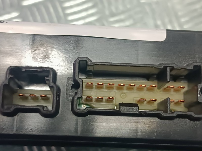 Recambio de mando elevalunas delantero izquierdo para nissan pulsar (c13) referencia OEM IAM   