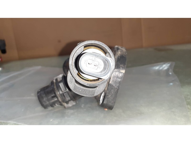 Recambio de termostato para audi a4 ber. (b8) basis referencia OEM IAM 03L121132AC  CONECTOR 2 PINES