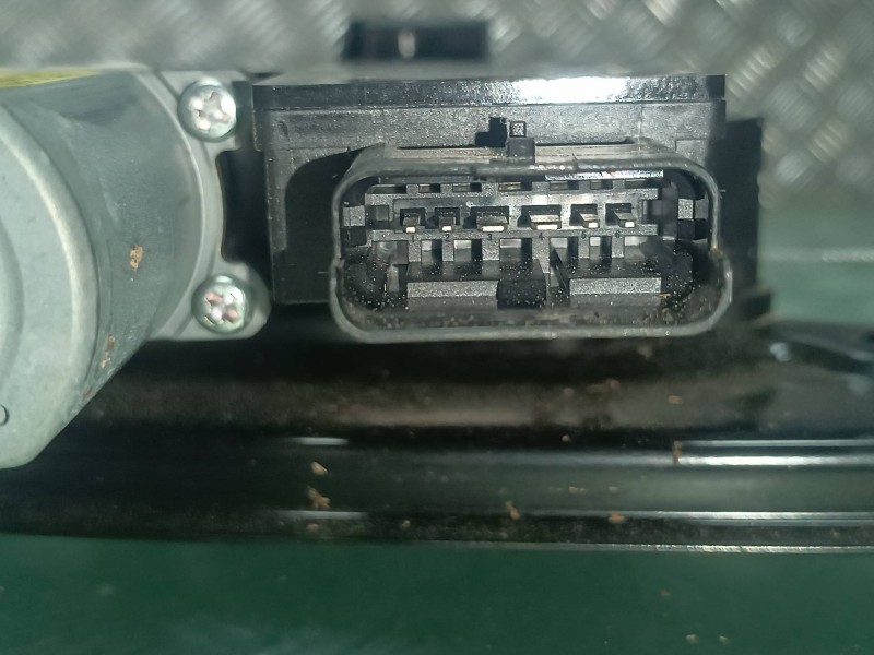 Recambio de elevalunas delantero izquierdo para nissan pulsar (c13) referencia OEM IAM 807013ZL0B CONECTOR 6 PINES ELECTRICO