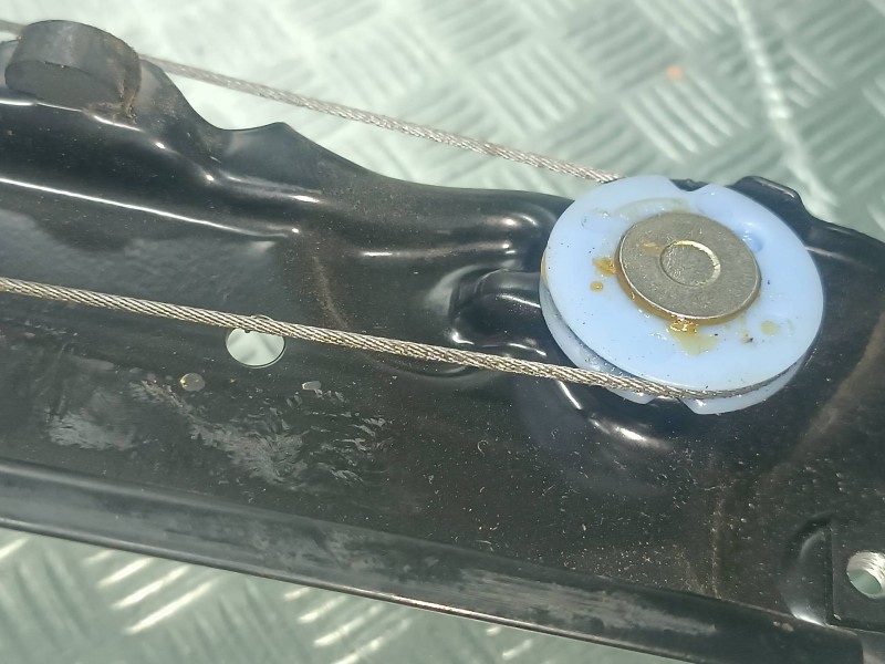 Recambio de elevalunas delantero izquierdo para nissan pulsar (c13) referencia OEM IAM 807013ZL0B CONECTOR 6 PINES ELECTRICO