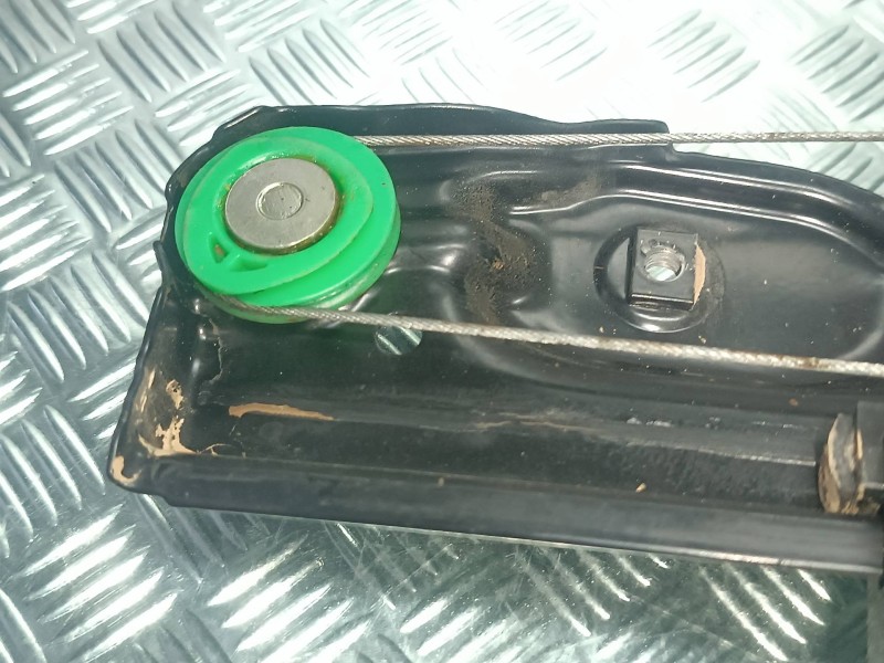 Recambio de elevalunas delantero izquierdo para nissan pulsar (c13) referencia OEM IAM 807013ZL0B CONECTOR 6 PINES ELECTRICO