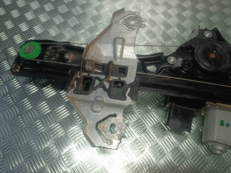 Recambio de elevalunas delantero izquierdo para nissan pulsar (c13) referencia OEM IAM 807013ZL0B CONECTOR 6 PINES ELECTRICO