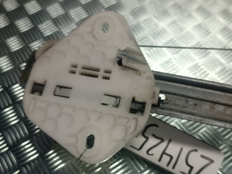 Recambio de elevalunas delantero derecho para dacia logan referencia OEM IAM 400727D  2 PINES