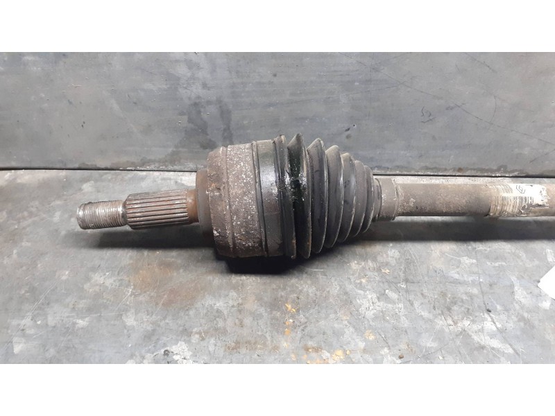 Recambio de transmision delantera izquierda para renault megane iii berlina 5 p referencia OEM IAM 0200725499  