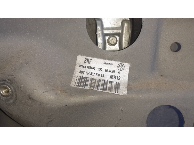 Recambio de elevalunas delantero derecho para volkswagen bora berlina (1j2) referencia OEM IAM 1J4837730BB 102483350 ELECTRICO