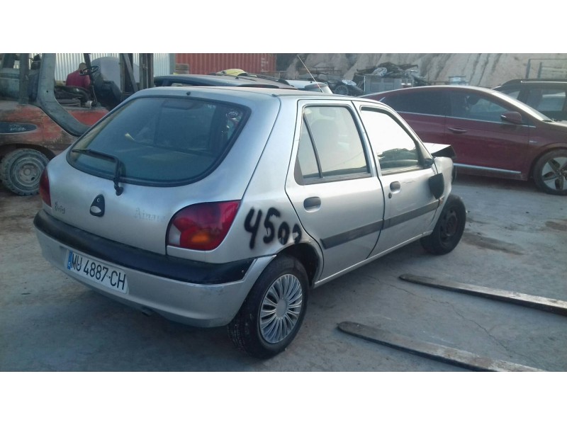 ford fiesta berlina (dx) del año 2000