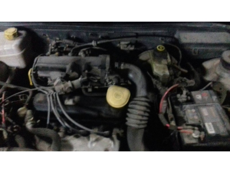 ford fiesta berlina (dx) del año 2000