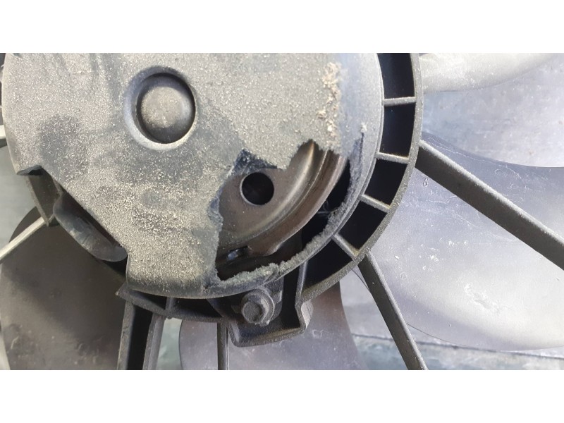 Recambio de electroventilador para dacia logan referencia OEM IAM 8200293391 8250453 