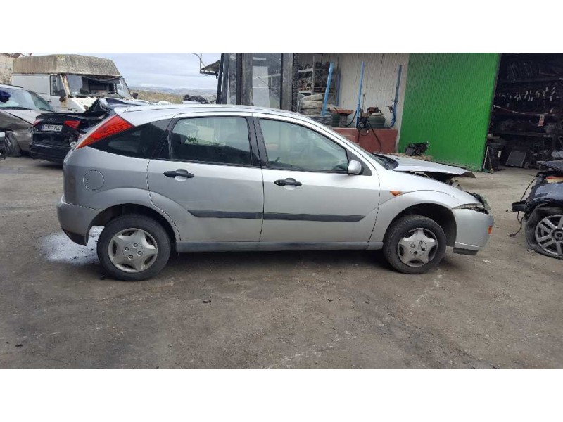 ford focus berlina (cak) del año 2001