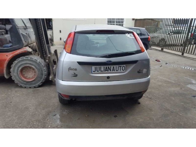 ford focus berlina (cak) del año 2001