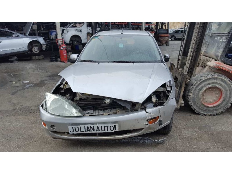 ford focus berlina (cak) del año 2001