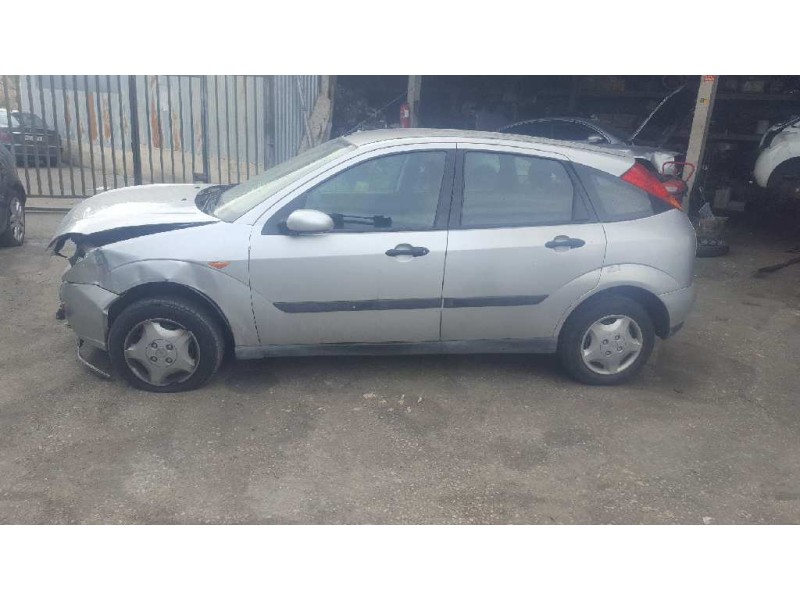 ford focus berlina (cak) del año 2001